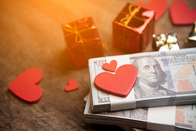 Día de San Valentín y el concepto de negocio de dinero