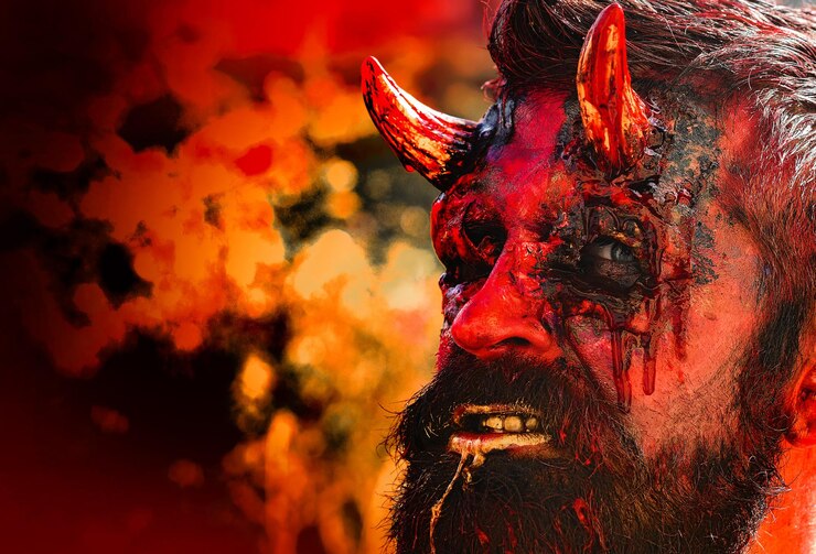 Foto diabo do dia das bruxas diabo do dia das bruxas com maquiagem profissional sangrenta homem do diabo na noite do dia das bruxas hallowe