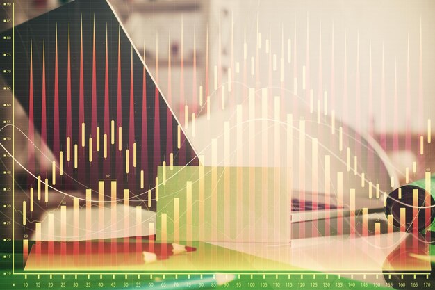 Diagrama financiero y tabla con computadora en el fondo Exposición múltiple Concepto de mercados internacionales