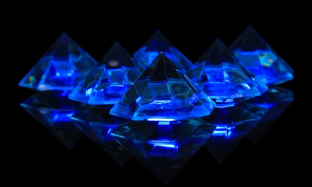 Diamantes em azul escuro