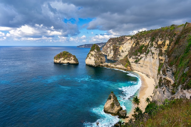 Diamantstrand in Nusa penida Insel, Bali in Indonesien.