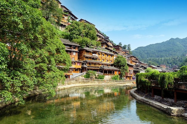 Diaojiaolou im Dorf Xijiang Miao, Guizhou, China.