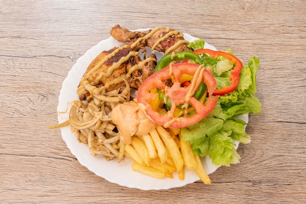 DIBI Lammbraten mit Salat