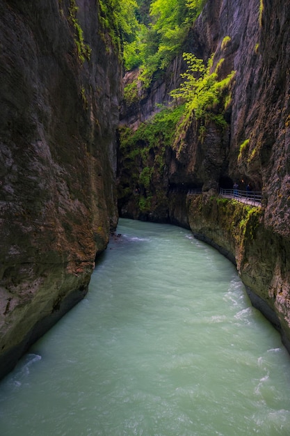 Die Aareschlucht ist ein spektakulärer Ort zwischen Meiringen und Innertkirchen in der Schweiz