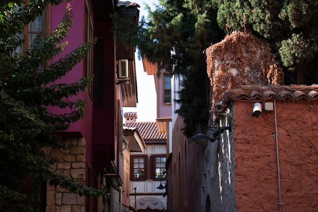 Die alte Straße in der Türkei Aussicht auf die alten Häuser interessanter Geschmack der alten Stadt