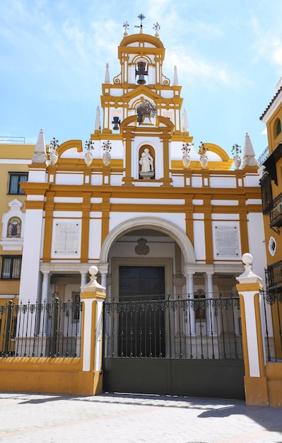 Die Basilika Santa Maria de la Esperanza Macarena ist im Volksmund auch als Basilika La Macarena Sevilla bekannt