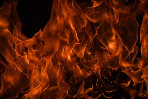 Die brennende Flamme ein großes brennendes Flammenfeuer
