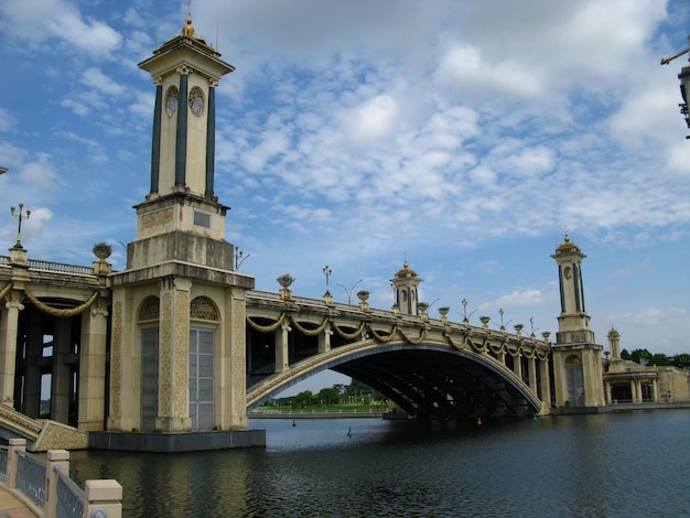 Die Brücke im Zentrum von Putrajaya Malaysia