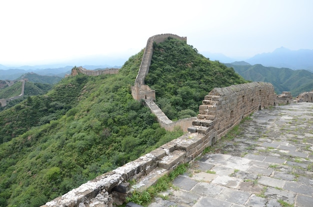 Die Chinesische Mauer auf den Bergen von Jinshanling