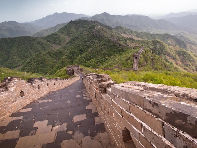 Die Chinesische Mauer im Abschnitt Mutianyu bei Peking.