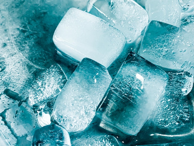 Die Eiswürfelform wurde angepasst, um Farbe hinzuzufügen. Sie erfrischt und gibt Ihnen ein gutes Gefühl