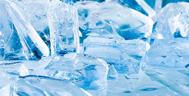 Die Eiswürfelform wurde angepasst, um Farbe hinzuzufügen. Sie wird helfen, sich zu erfrischen und Ihnen ein gutes Gefühl zu geben