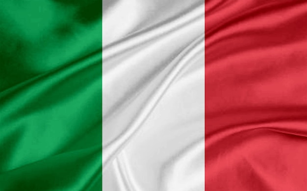 Die Flagge Italiens fliegt.
