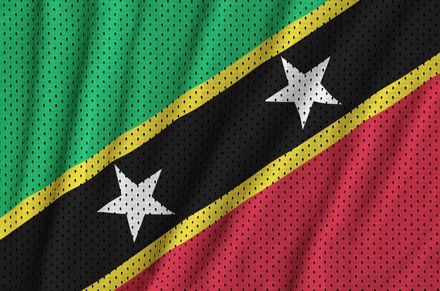 Die Flagge von St. Kitts und Nevis ist auf einem Polyester-Nylongewebe gedruckt