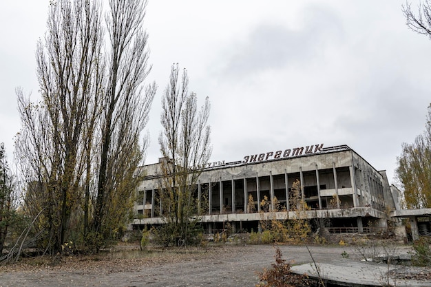 Die Geisterstadt Pripyat in Tschernobyl 30 km Strahlungszone Alte verlassene Gebäude und Symbole
