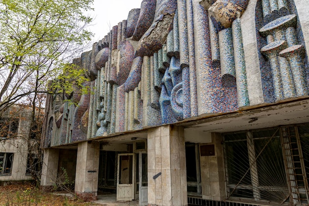 Die Geisterstadt Pripyat in Tschernobyl 30 km Strahlungszone Alte verlassene Gebäude und Symbole