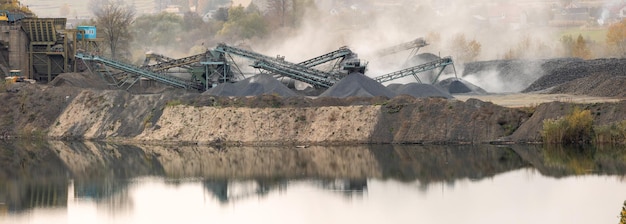 Die Granitfabrik produziert verschiedene Steinfraktionen.