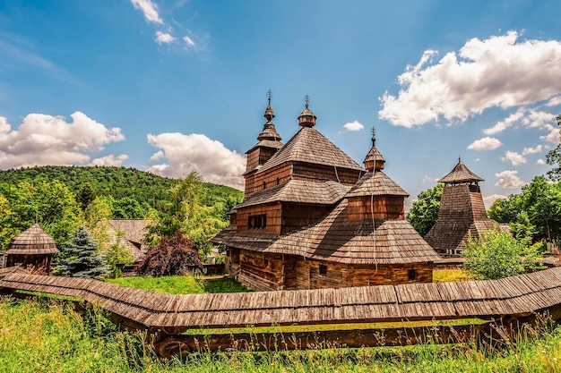 Die griechisch-katholische Holzkirche St. Nikolaus aus dem Dorf Zboj im Saris-Museum in Bardejov Spa Slowakei