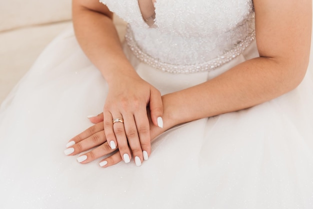 Die Hände der Braut schöne Hochzeitsdetails