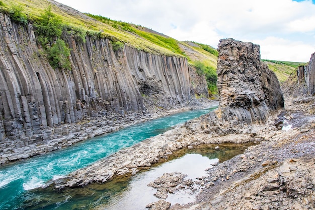 Die herrliche Studlagil-Schlucht im Jokuldalur-Tal in Island