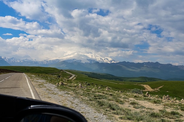 Die Hochgebirgsstraße zum Gebiet von JilySu Kaukasus KabardinoBalkarien Russland