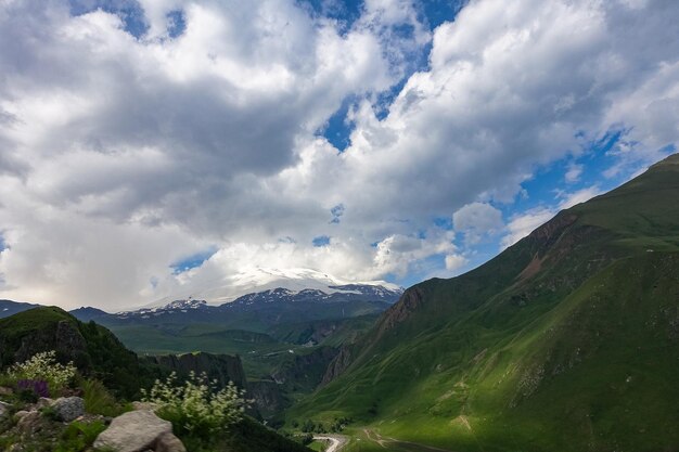 Die Hochgebirgsstraße zum Gebiet von JilySu Kaukasus KabardinoBalkarien Russland