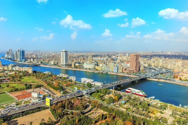 Die Innenstadt von Kairo von oben, Panoramablick in Ägypten.