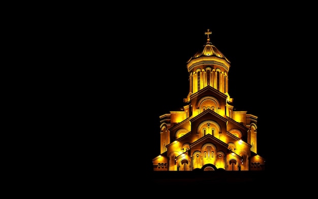 Die Kathedrale der Heiligen Dreifaltigkeit von Tiflis, die in Georgien allgemein als Sameba bekannt ist