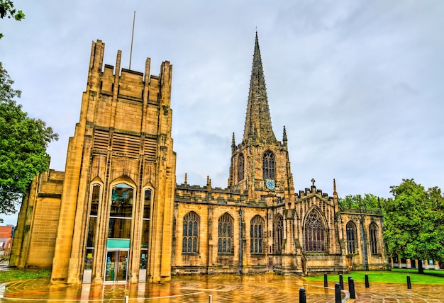 Foto die kathedrale st. peter und st. paul in sheffield. south yorkshire, england