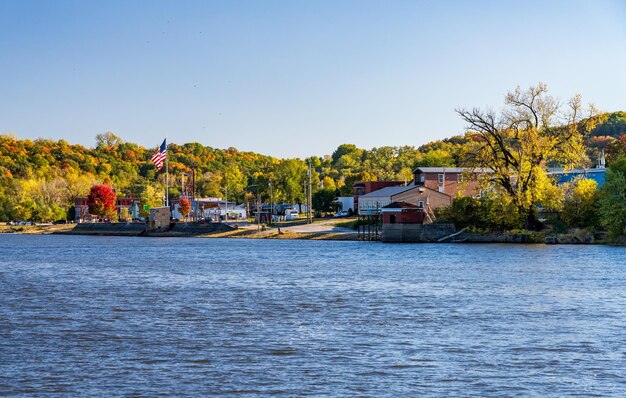 Foto die kleine stadt louisiana mo am ufer des mississippi river