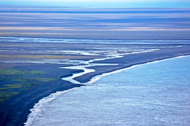 Die Küste des schwarzen Strandes in Vik