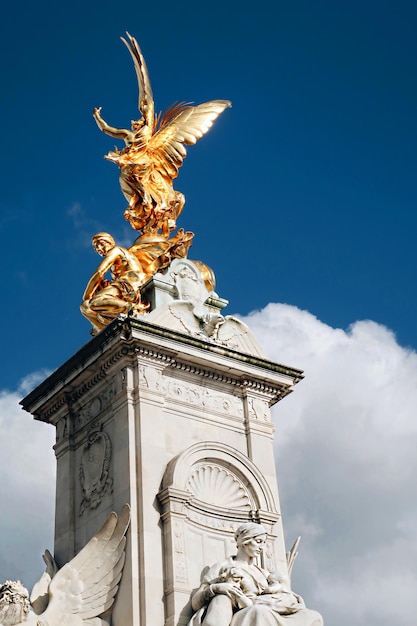 Die Londoner Tower Bridge