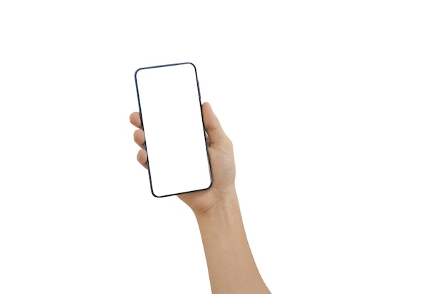 Die männliche Hand, die ein Smartphone mit weißem, leerem, leerem Bildschirm isoliert auf weißem Hintergrund hält, enthält einen Beschneidungspfad, der für Mockup-Browsing oder Social-Media-Anwendung Technologiekonzept verwendet wird