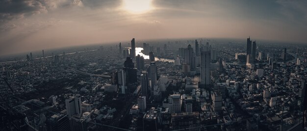 Die Metropole ist umgeben von Staub, Rauch und Verschmutzung Bangkok Thailand