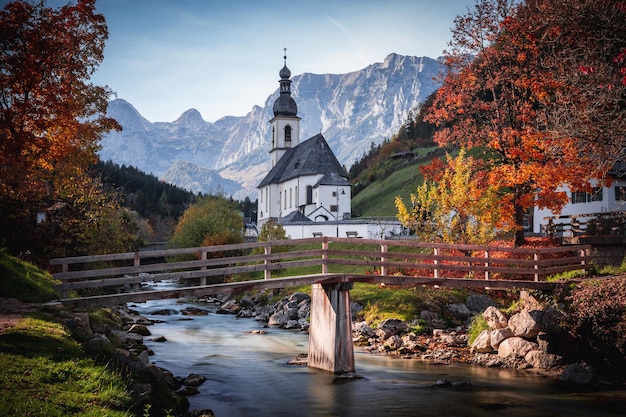 Die Pfarrkirche St. Sebastian ist eine römisch-katholische, denkmalgeschützte Kirche em Ramsau bei Berchtesgaden.