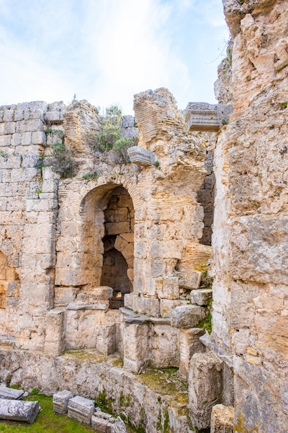 Die ruinen der antiken stadt perge perge ist eine antike griechische stadt am südlichen mittelmeer