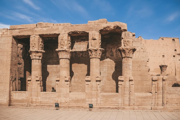 Die Ruinen des antiken Tempels von Horus in Edfu Ägypten