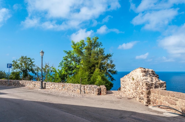 Die schöne Gasse der Altstadt von Castelsardo