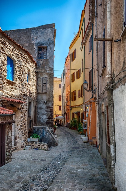 Die schöne Gasse der Altstadt von Castelsardo