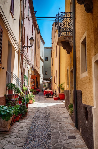 Die schöne Gasse der Altstadt von Castelsardo