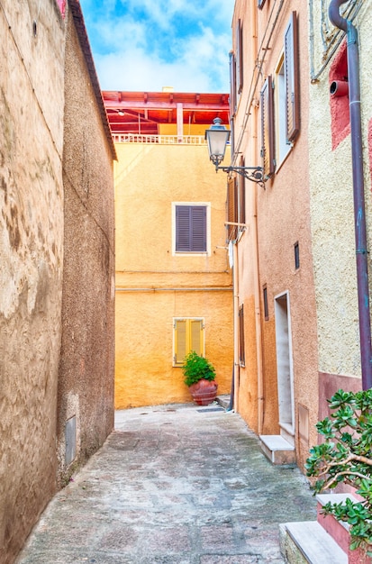 Die schöne Gasse der Altstadt von Castelsardo