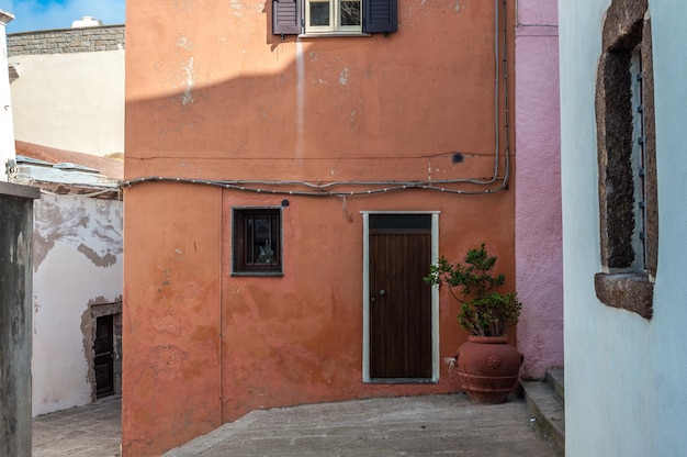 Die schöne Gasse der Altstadt von Castelsardo