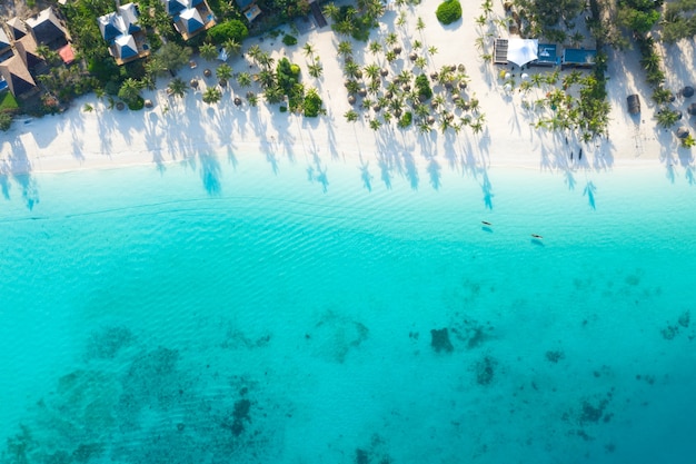 Die schöne tropische Insel Sansibar Luftaufnahme. Meer in Sansibar Strand, Tansania.