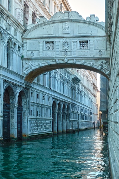 Die Seufzerbrücke - Ponte dei Sospiri in Venedig, Italien