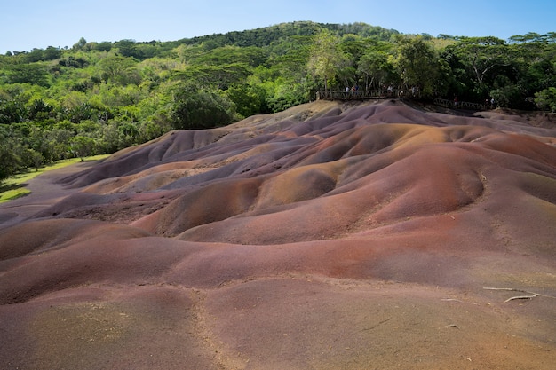 Die sieben farbige Erde ist ein vulkanisches geologisches Phänomen, das zu sieben Farben führt