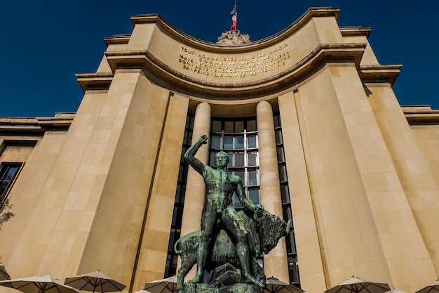 Die Skulptur von Trocadero