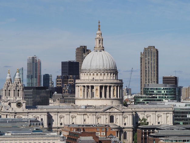 Die Skyline der Londoner City