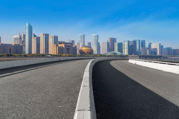 Die Skyline der Stadtskyline von Hangzhou Expressway