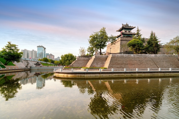 Die Stadtmauer von Xi'an ist die vollständigste alte Stadtmauer in China.