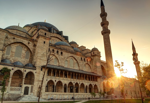 Die Süleymaniye-Moschee bei Sonnenuntergang in Istanbul Türkei